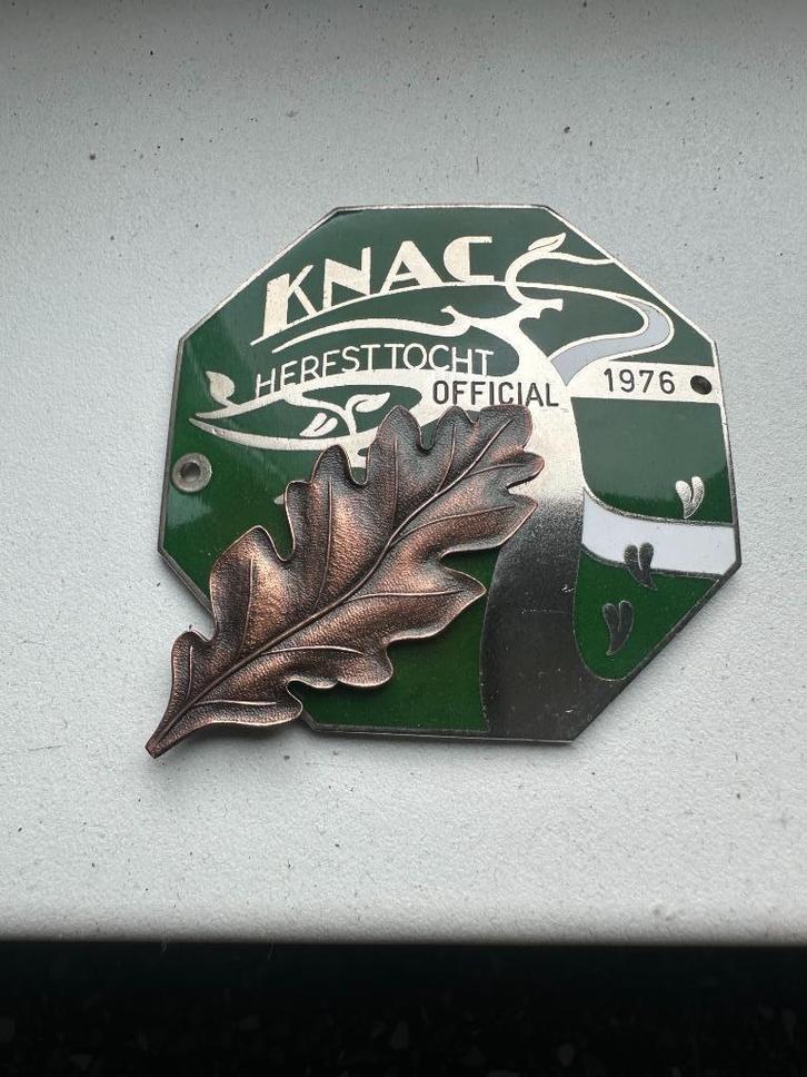 Mooi KNAC Herfsttocht 1976 embleem / badge. Tbv. uw oldtimer, Verzamelen, Merken en Reclamevoorwerpen, Gebruikt, Reclamebord, Ophalen of Verzenden