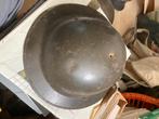 Engelse helm Belgisch doorgebruikt, Verzamelen, Militaria | Tweede Wereldoorlog, Ophalen of Verzenden, Landmacht, Engeland, Helm of Baret
