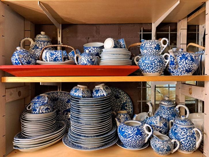 Japans servies met blauw motief, Antiek en Kunst, Antiek | Servies los, Ophalen of Verzenden