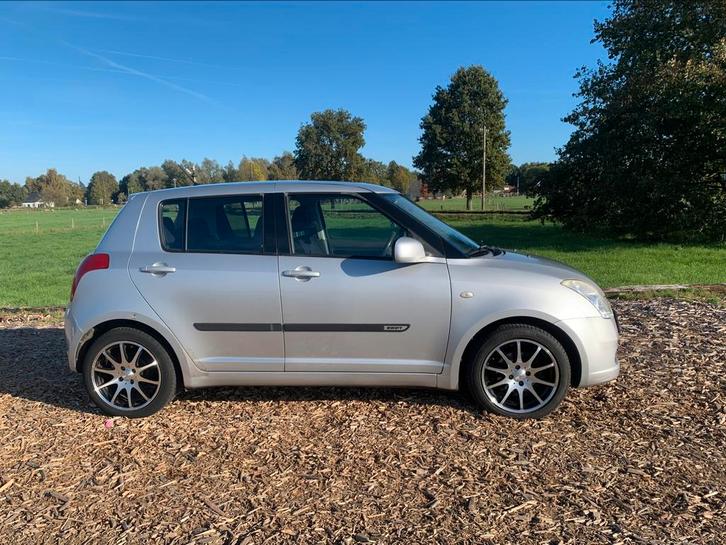 Suzuki Swift 1.3 5DRS 2007 Grijs | metallic velgen, Auto's, Suzuki, Particulier, Swift, Benzine, C, Hatchback, Handgeschakeld