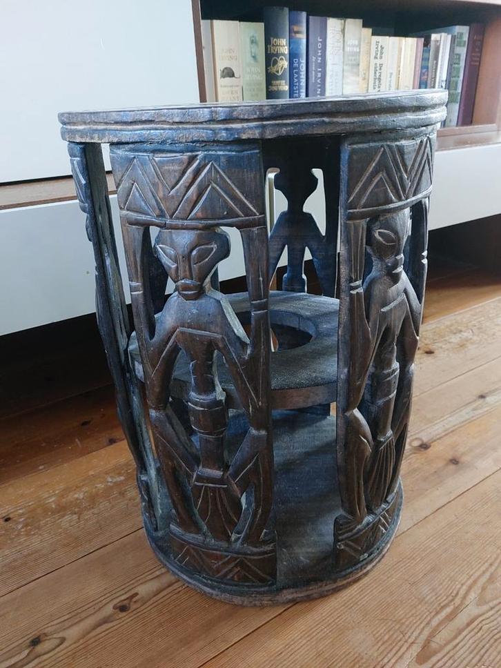 Bijzonder Afrikaans Houtsnijwerk Bijzettafel/Kruk., Huis en Inrichting, Tafels | Bijzettafels, Gebruikt, Rond, 45 tot 60 cm, Minder dan 55 cm