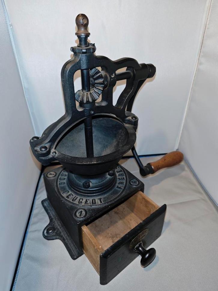 Antieke Peugeot Koffiemolen - Frankrijk, Antiek en Kunst, Antiek | Keukenbenodigdheden, Ophalen of Verzenden