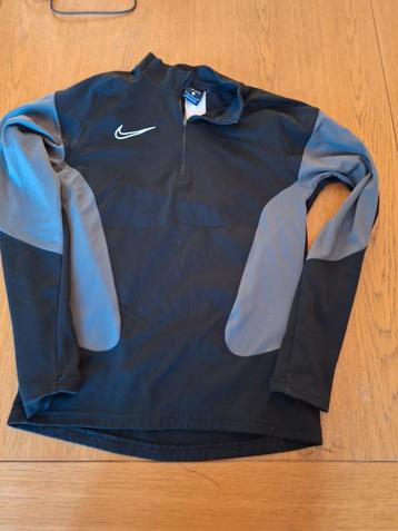 Nike Trainingshirt Maat S beschikbaar voor biedingen