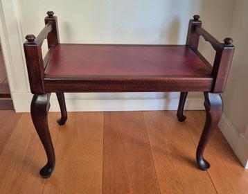 Antiek Houten Bankje / Voetenbankje beschikbaar voor biedingen