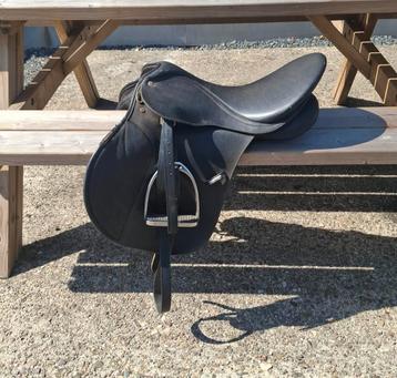 Wintec zadel 17 inch beschikbaar voor biedingen