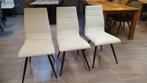 Partij van 56 witte leren stoelen met zwarte metalen poten, Ophalen, Huis en Inrichting