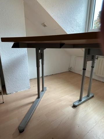 Verstelbaar Bureau - Ideaal voor Thuiswerken! beschikbaar voor biedingen