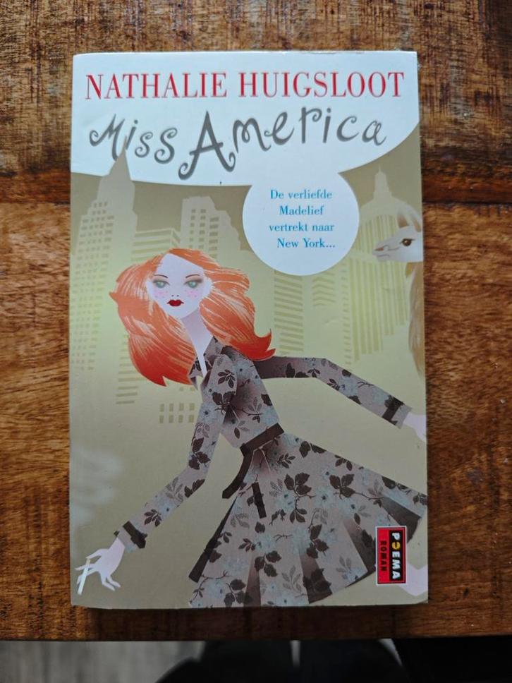 miss America pocket, Nathalie Huigsloot, Boeken, Chicklit, Zo goed als nieuw, Ophalen of Verzenden