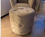 Riviera Maison poef, velvet in nieuw staat creme, Ophalen, Minder dan 50 cm, Rond, Minder dan 50 cm