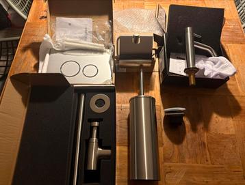 Compleet RVS Toiletset - Nieuw in Verpakking! beschikbaar voor biedingen