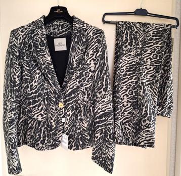 designer pak Gai Mattiolo, jasje + broek, nieuwprijs 799,-- beschikbaar voor biedingen