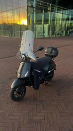 Vespa sprint full option, Fietsen en Brommers, Snorfietsen en Snorscooters, Ophalen of Verzenden, Zo goed als nieuw, Benzine, Vespa