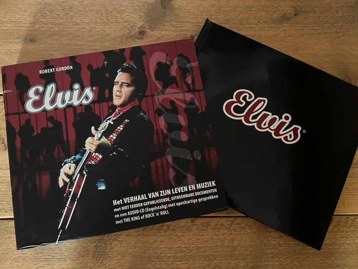 Elvis Presley - Het verhaal van zijn leven + muziek, Verzamelen, Muziek, Artiesten en Beroemdheden, Zo goed als nieuw, Boek, Tijdschrift of Artikel