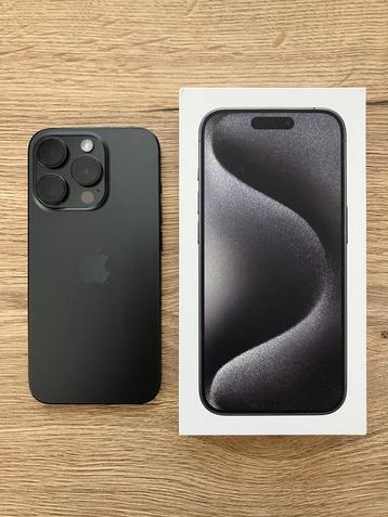 Iphone 15 pro met apple care + en krasvrij beschikbaar voor biedingen