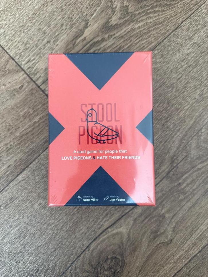 Stool Pigeon, Hobby en Vrije tijd, Gezelschapsspellen | Bordspellen, Nieuw, Ophalen of Verzenden