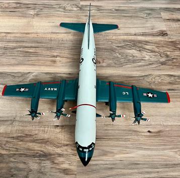 Prachtige vintage metalen vliegtuig, zeer goede staat beschikbaar voor biedingen