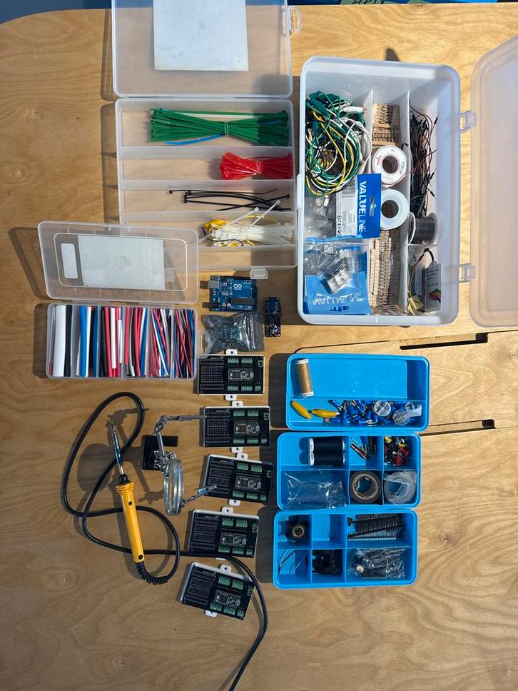 Elektronica Onderdelen Set - Arduino, Breadboards, etc., Hobby en Vrije tijd, Elektronica-componenten, Gebruikt, Ophalen