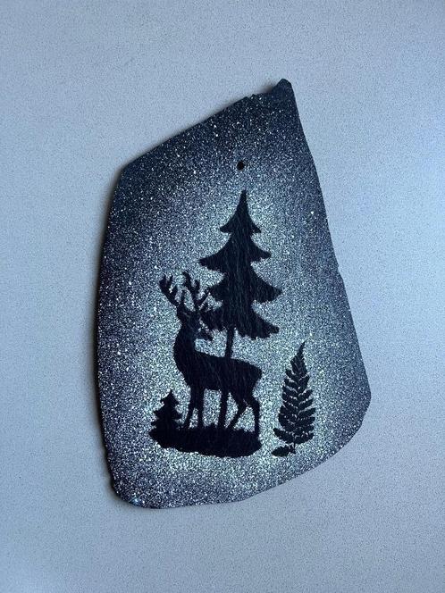 Leistenen decoratie met afbeelding van een Hert in het bos, Huis en Inrichting, Woonaccessoires | Wanddecoraties, Zo goed als nieuw