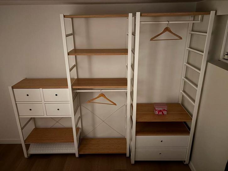 Mooie Ikea open kledingkast, Huis en Inrichting, Kasten | Stellingkasten, Zo goed als nieuw, Ophalen