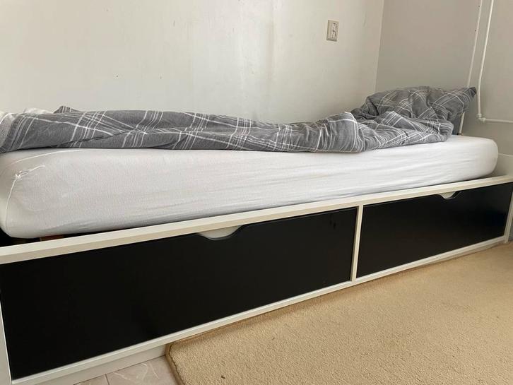 Ikea eenpersoons bed Opberglades 90x200cm, Huis en Inrichting, Slaapkamer | Bedden, Gebruikt, Eenpersoons, 90 cm, 200 cm, Hout