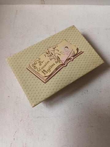 Oud Frans doopsuikerdoosje beschikbaar voor biedingen