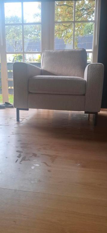 Comfortabele kortpolige teddy fauteuil beschikbaar voor biedingen