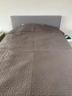 Mooie grijze sprei voor 2 persoonsbed / twijfelaar, Huis en Inrichting, Tweepersoons, Ophalen of Verzenden, Zo goed als nieuw