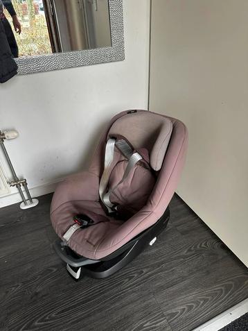 Pearl autostoel met Familyfix beschikbaar voor biedingen
