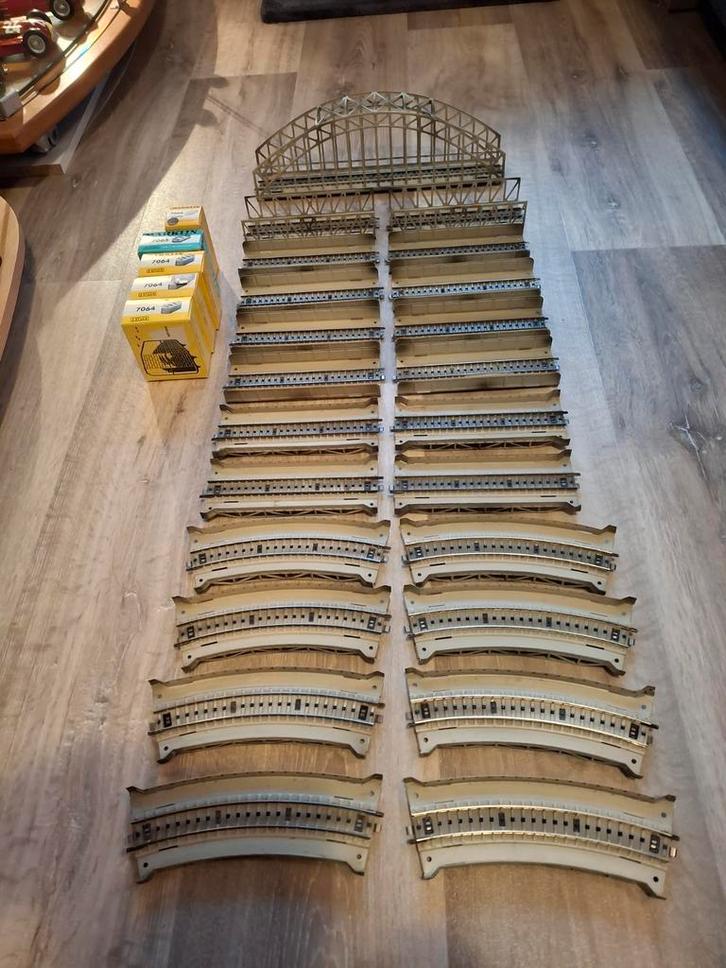 Marklïn HO metalen boogbrug/opritten/pijlers, Hobby en Vrije tijd, Modeltreinen | H0, Gebruikt, Brug, Tunnel of Gebouw, Wisselstroom