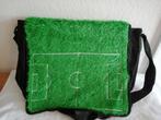 schooltas/laptoptas UNIEK voorkant voetbalveld, Ophalen of Verzenden, Nieuw, Aktetas of Boekentas