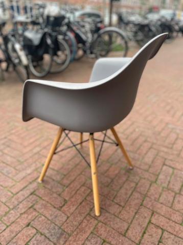 Stoelen beschikbaar voor biedingen