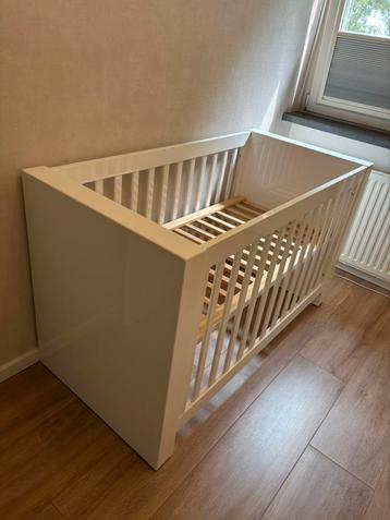 Kidsmill Alaska ledikant (hoogglans wit) beschikbaar voor biedingen