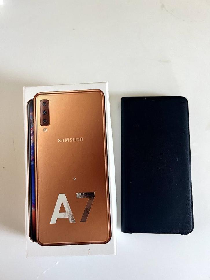 Samsung A7 telefoon 64gb Goud met hoesje, Telecommunicatie, Mobiele telefoons | Samsung, Zo goed als nieuw, Galaxy A, 64 GB, Zonder abonnement