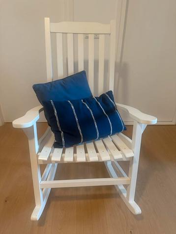 Witte Schommelstoel beschikbaar voor biedingen