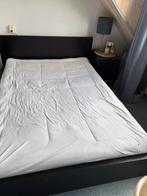 Bed 140x200 Malm + matras, topper en nachtkastje, Gebruikt, 140 cm, Hout, Zwart