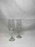 2x vintage champagne glas met getwiste voet, Ophalen of Verzenden