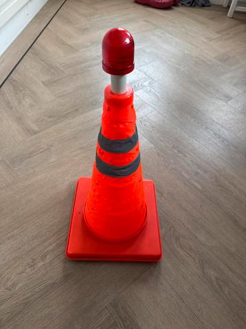 2 Opvouwbare Pilonnen met Verlichting - Nieuw! beschikbaar voor biedingen