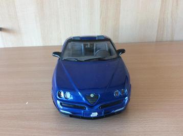 1:18 Maisto Alfa Romeo Spider beschikbaar voor biedingen