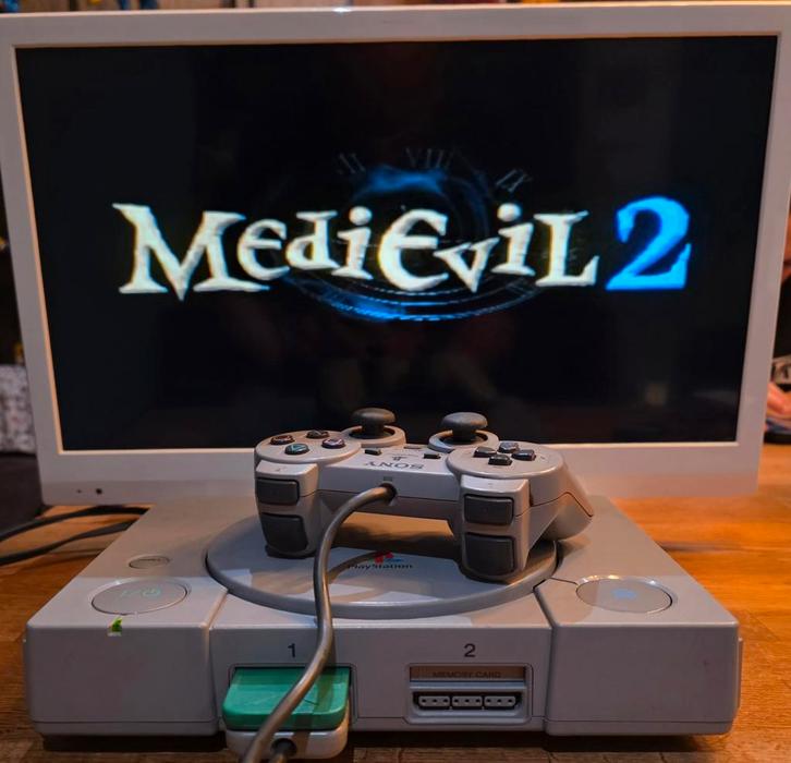 PlayStation 1 Compleet met Controller & Kabels, Spelcomputers en Games, Games | Sony PlayStation 1, Avontuur en Actie, 1 speler