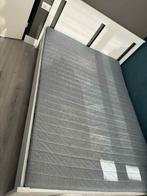 Bed met matras 140x200, Doe-het-zelf en Verbouw, Rolluiken, Ophalen, Zo goed als nieuw