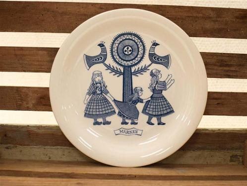 Royal Sphinx porseleinen klederdracht bordje Marken 45322, Huis en Inrichting, Keuken | Servies, Gebruikt, Bord(en), Overige stijlen