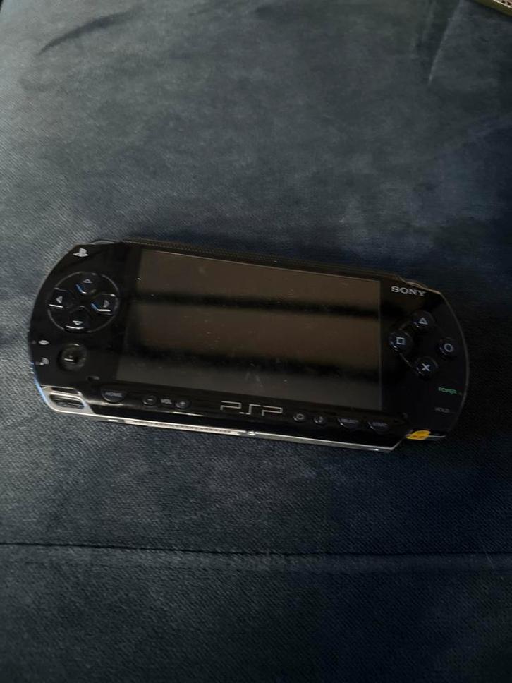 Playstation Portable PSP (zwart) met games er bij voor €100, Spelcomputers en Games, Spelcomputers | Sony PSP, Gebruikt, PSP, Zwart