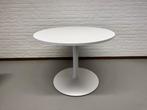 Ronde tafel artifort circle poot met wit blad., Huis en Inrichting, Tafels | Eettafels, 50 tot 100 cm, Design, Rond, Zo goed als nieuw
