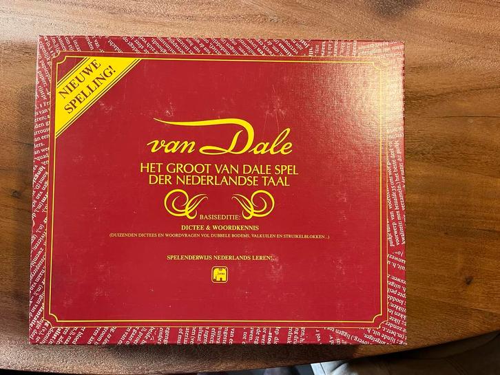 Van Dale - Het Groot Nederlands Taalspel, Hobby en Vrije tijd, Gezelschapsspellen | Bordspellen, Zo goed als nieuw, Een of twee spelers