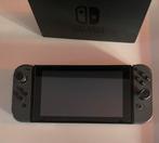 Nintendo Switch + 4 Games, Spelcomputers en Games, Spelcomputers | Nintendo Consoles | Accessoires, Ophalen of Verzenden, Gebruikt