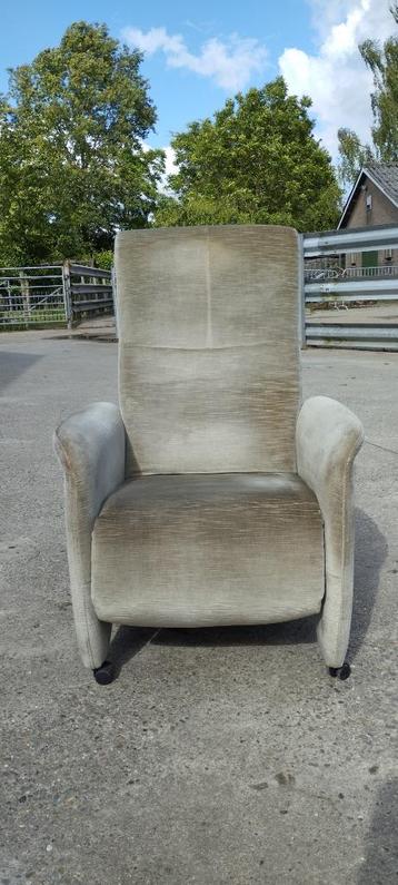 Relaxfauteuil relexstoel beschikbaar voor biedingen