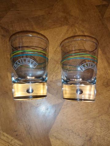 2 Bailey glazen 11 cm beschikbaar voor biedingen