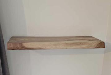 Zwevende wandplank hout  beschikbaar voor biedingen