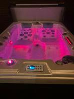 Jacuzzi 3 personen met 4 zou kunnen., Ophalen of Verzenden, Gebruikt, Pomp, Vast