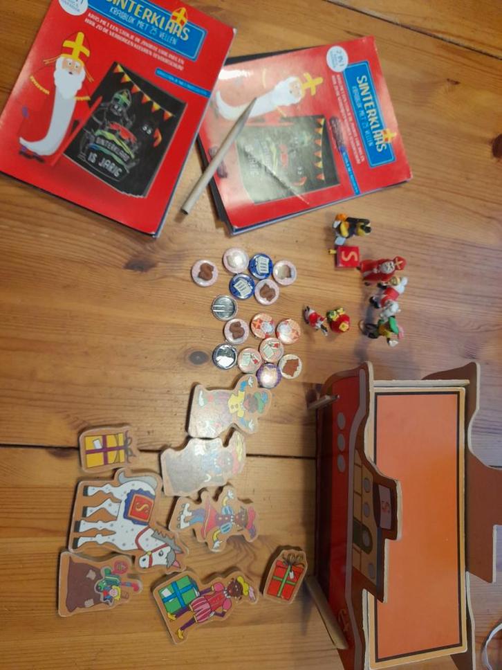 Sinterklaas Feest Set - Pietenpak, Spelletjes, Vlaggen, Diversen, Sinterklaas, Gebruikt, Ophalen of Verzenden